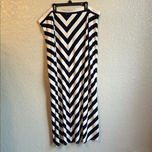 ANN TAYLOR LOFT Navy and White Chevron Maxi skirt XL